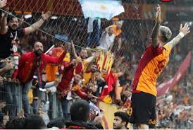 Escándalo en Turquía: Icardi marcó un gol a los 50 segundos y el Galatasaray fue campeón tras el abandono de su rival en señal de protesta