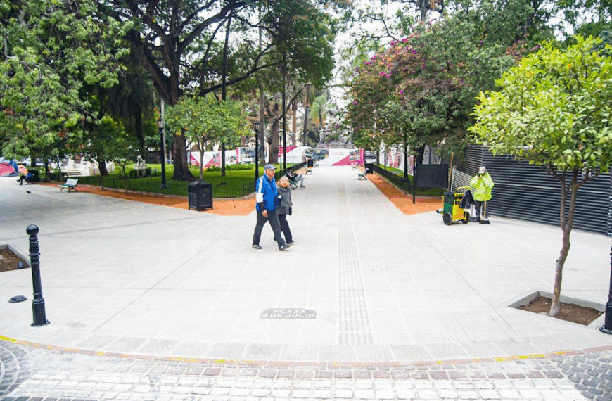 Una costumbre: Denuncian millonario fraude en la remodelación de Plaza 9 de Julio