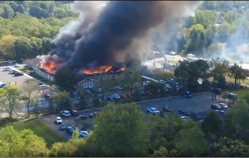 Tiroteo e incendio en una iglesia en Michigan: un hombre mató a cuatro personas y fue abatido por la policía